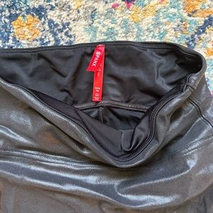 Like new! Spanx Faux leather leggings.